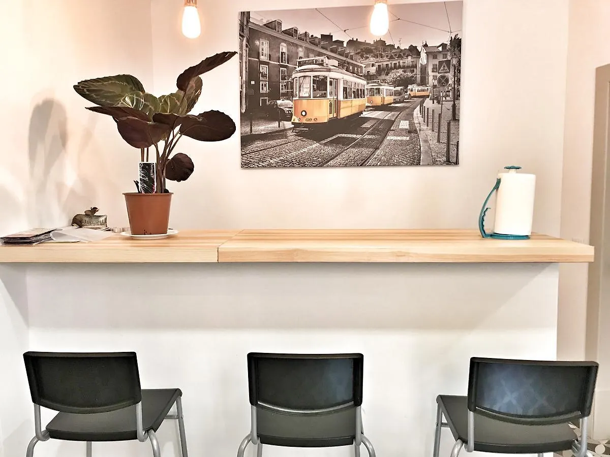 Guesthouse Castelo Lisbon Bed & Breakfast